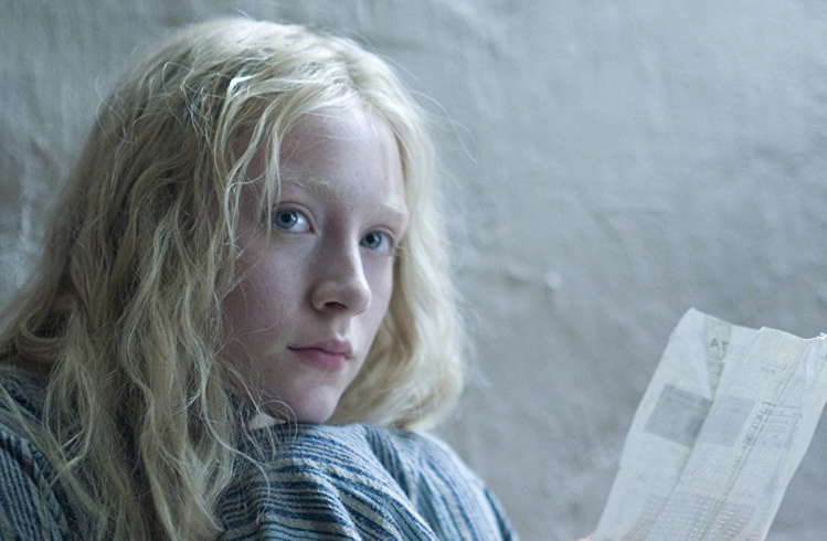 Style and Violence Clash in Saoirse Ronan’s ‘Hanna’ – That Moment In