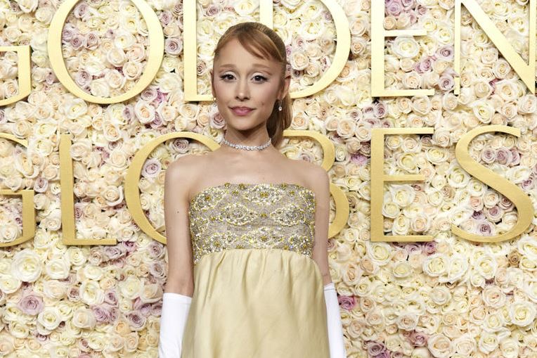 Ariana Grande's New Golden Globes Look: Pale Yellow Silk Over Glinda Pink