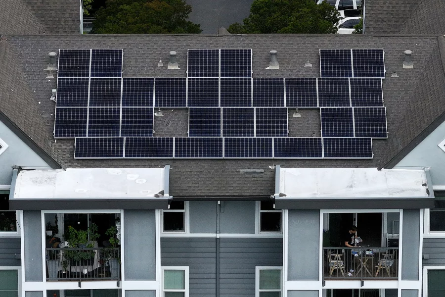 Homeowners Rush to Install Solar Panels Before Trump Takes Office