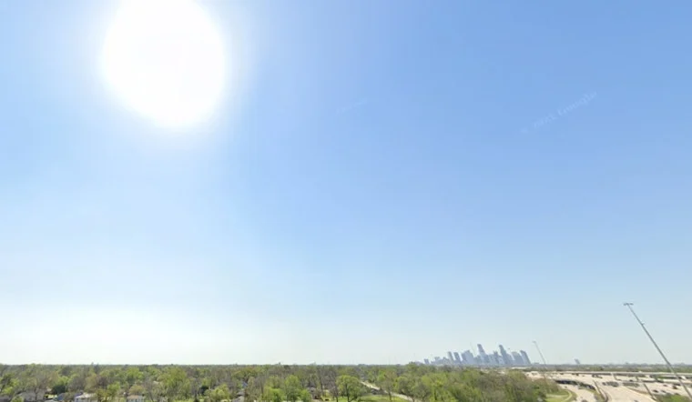 Houston Braces for Weather Whiplash – Clear and Cold Today, Heavy Rain Looms for Weekend