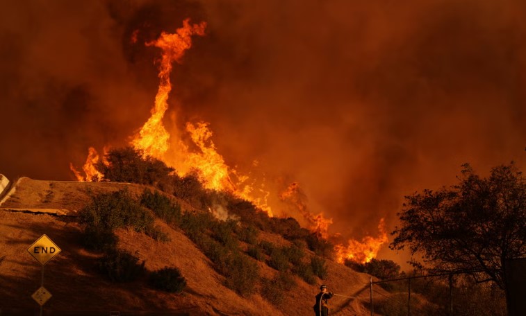 Scorching Crisis: Los Angeles Evacuees Hit by Price Gouging Amid Wildfires