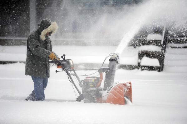 Massachusetts Braces for Disruptive Winter Storm With Snow, Ice & Rain
